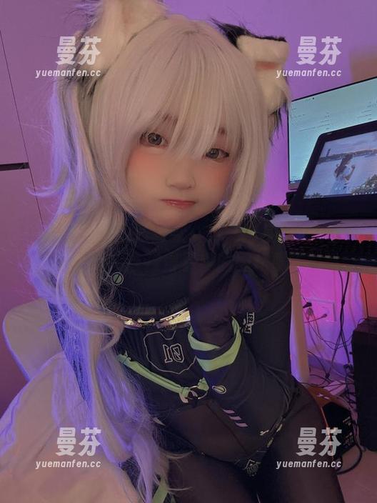 神沢永莉的厨房短款女仆：这是新的一图更新，谁找得着她的围裙呢？