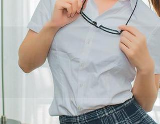 秀人网 – 娜娜baby用职业装教会我：职场不再无聊！美图就像调味料，套图也能上头条！