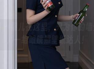 秀人网 – 果儿在这里，只为你的墙壁加分，一组眼镜照壁纸达人！