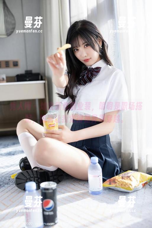 秀人网 - 灿宝新作职业装，明明是职场搭配，偏偏让我觉得是异界穿越。