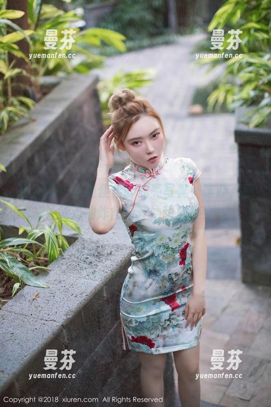 秀人网 - 看甜佳佳的油亮写真，咋办，我竟对油炸食物开始动心了！