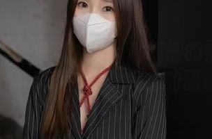 秀人网 – 图包见真章：韩姗姗的黑色写真，引起我这颗单纯心的骚动
