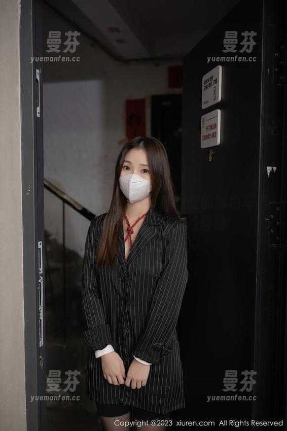 秀人网 - 图包见真章：韩姗姗的黑色写真，引起我这颗单纯心的骚动