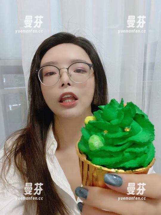 内衣写真攻略：秋和柯基不简单，谁能拒绝这诱惑？