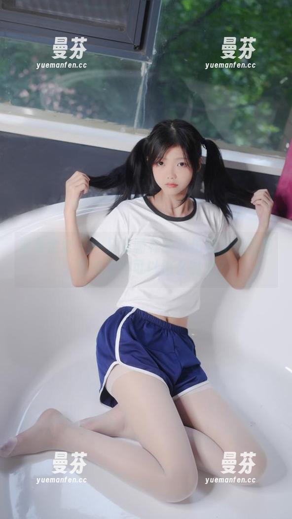 紧急企划 - 一只喵喵梓的私拍职业装图包，原来工作可以这么时髦？
