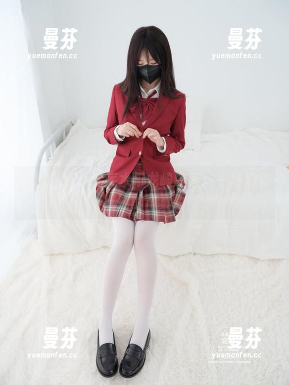紧急企划-龙崎聆音 紧急企划 - 死库水与龙崎聆音:一场没有结尾的写真秀