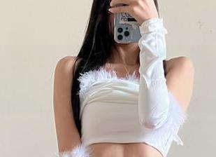 微密圈 – 纪念小小v的美图分享，居然可以把套装穿得如此别致，我也想试试！