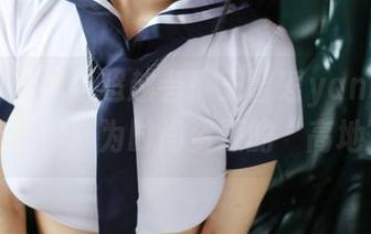 美媛馆 – 瓶颈超越者！王馨瑶yanni的高跟鞋让你成为时尚资源的“高地”。