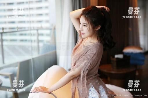 美媛馆 - 许诺Sabrina写真：教室里轻松一课，分数无所谓