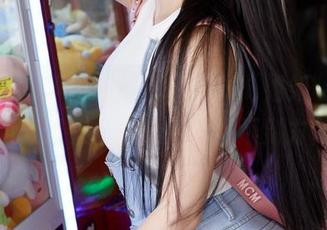 蜜桃社 – 李宝宝的福利写真“姐姐”，这一拳打过来，让人几乎找不到方向！