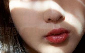 蜜桃社 – 结衣的最新原图，教室场景竟然把我带回了平行时空，太神奇了！