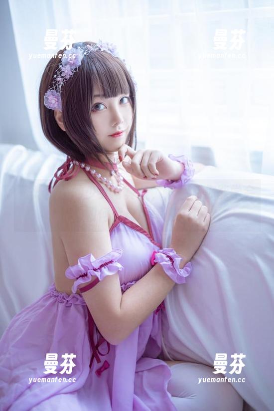 蜜汁猫裘的少女写真集，下载后你能学会如何优雅地摔倒！
