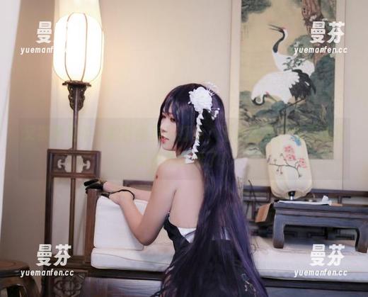 又被里见年一的甘雨美图打动，看这效果，殊不知我又要换壁纸了！