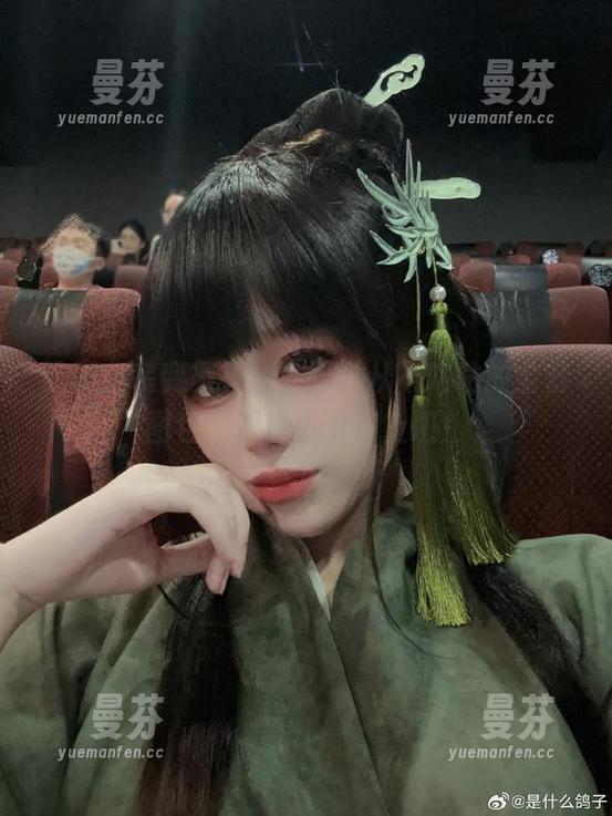 让职业装变得有趣，阿九从不咕咕的全套图包，职场小丑在上班！