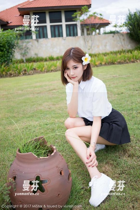 魅妍社 - 大白兔emma带你玩吊带：最新写真集里的小趣事！