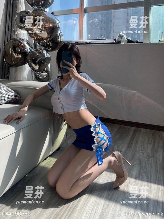 微密圈 - 一边尖叫一边吃瓜，黎允熙baby的美图和抹胸丁字裤。