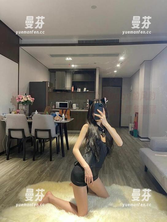 微密圈 - 精选图包，黎允熙baby的风韵直逼你的审美底线，好像她就是那条潜藏的‘红线’！